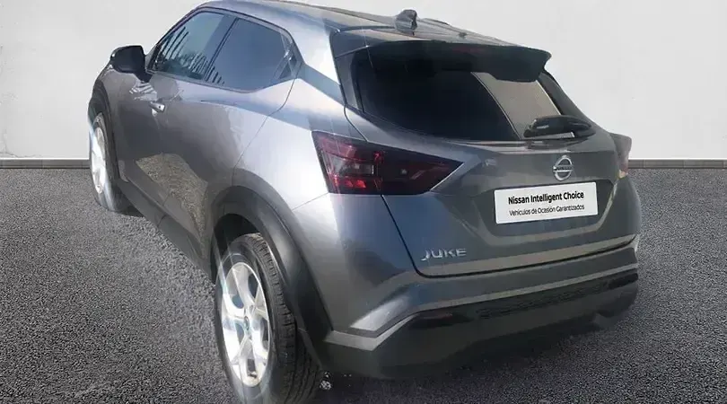 Usado Nissan Juke N-Connecta 114 CV (83 kW) 2022 Skline grey (metalizado) SUV