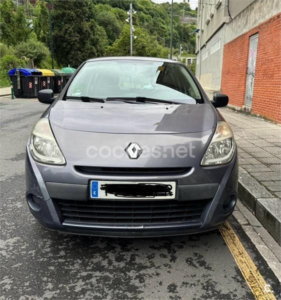 Gris / plata Usado 2009 Renault Clio II Berlina | 3100 € (Super precio) - Imagen 1/4