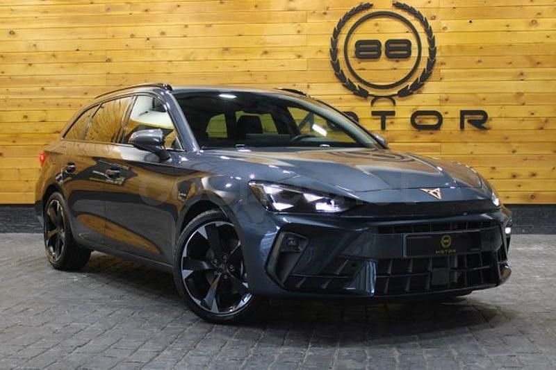 Usado Cupra Leon 150 CV (110 kW) 2025 Gris / plata Familiar