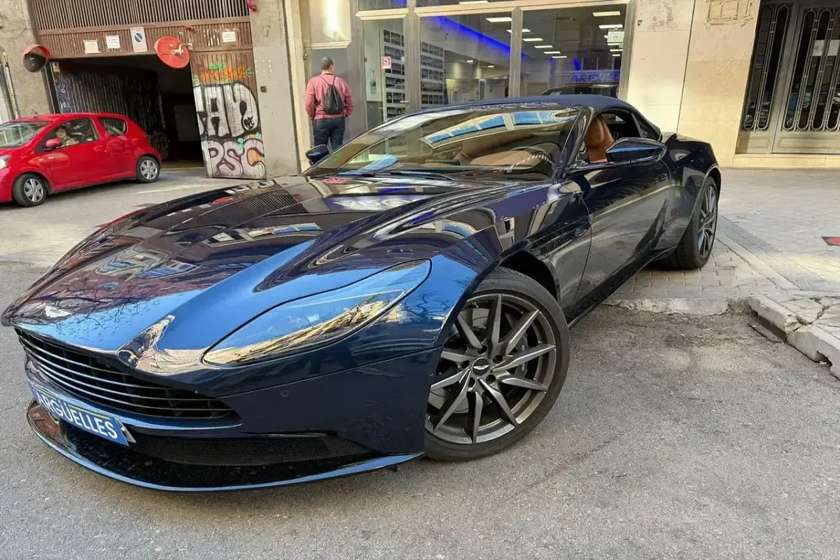 Usado Aston Martin DB9 510 CV (375 kW) 2018 Azul