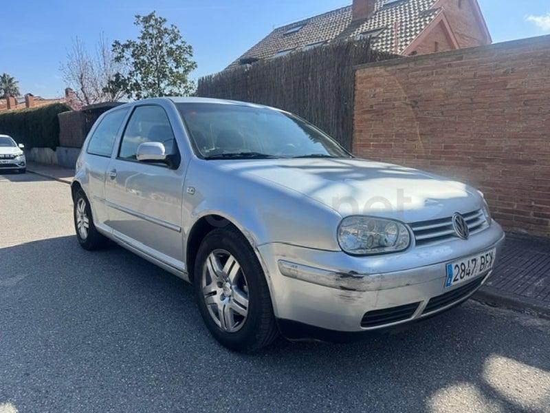 Usado VW Golf IV Highline 115 CV (84 kW) 2001 Gris / plata Berlina