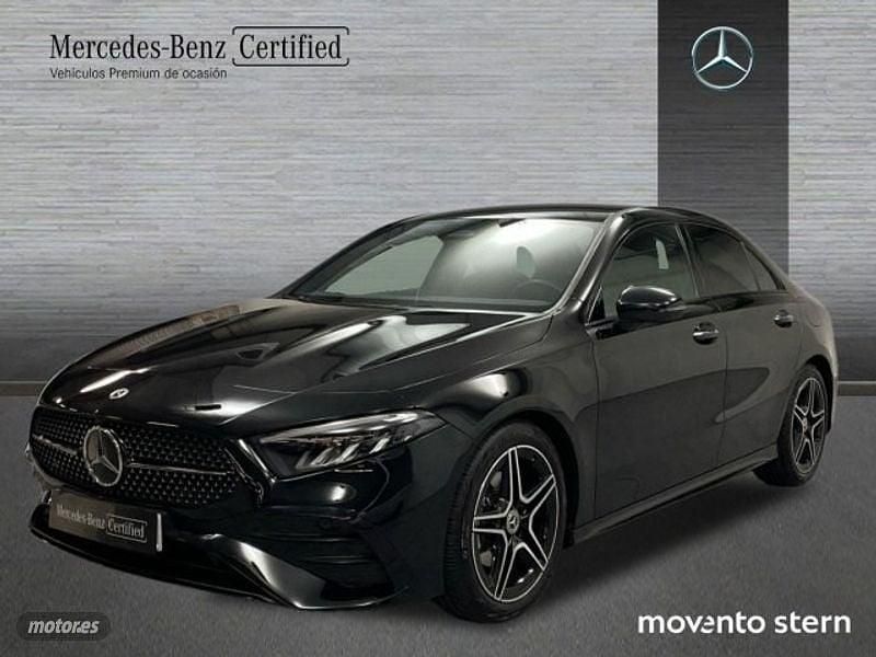 Negro cosmos Usado 2024 Mercedes A200 Advanced Berlina | 40.500 € (Caro) - Imagen 1/4