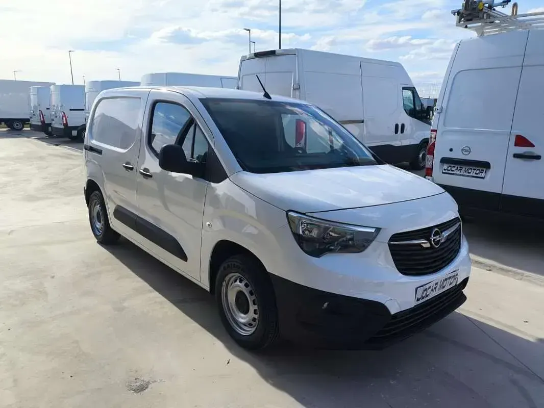 Usado Opel Combo S 99 CV (72 kW) 2021 Blanco Monovolumen