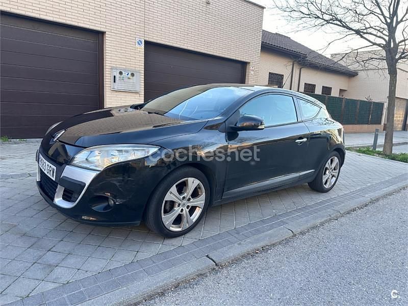 Usado Renault Mégane Dynamique 110 CV (80 kW) 2009 Negro Berlina