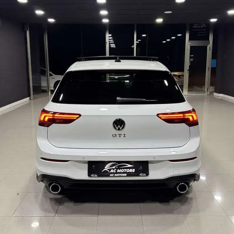 Usado VW Golf VIII GTI 265 CV (194 kW) 2025 Blanco Utilitario