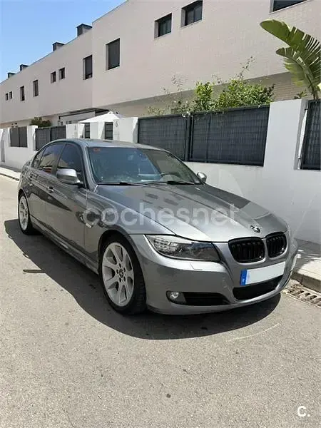 Usado BMW 318 143 CV (105 kW) 2011 Gris / plata Berlina