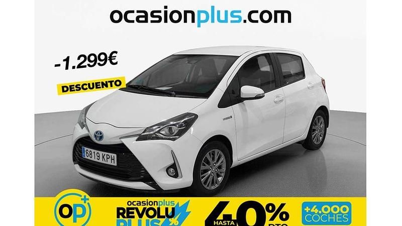 Usado Toyota Yaris Hybrid Active 99 CV (72 kW) 2018 Blanco Utilitario