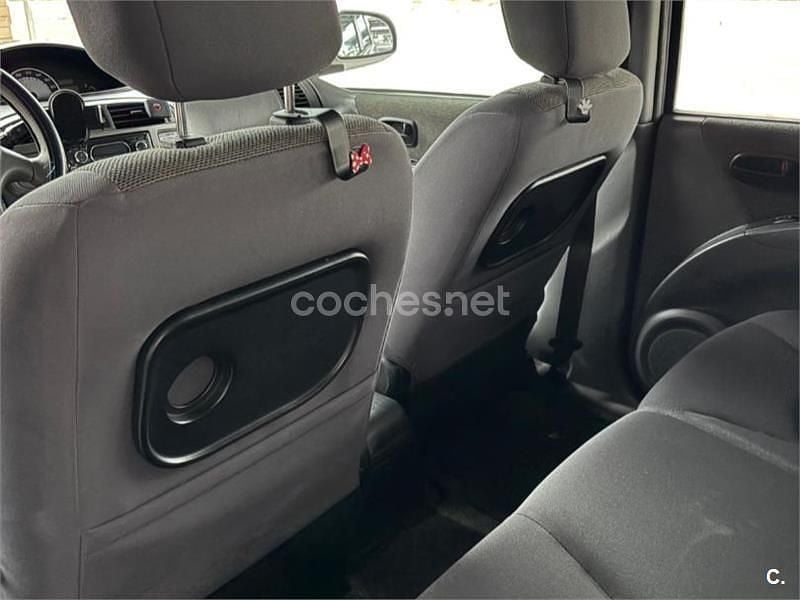 Usado Hyundai Matrix GLS 82 CV (60 kW) 2003 Gris / plata Monovolumen