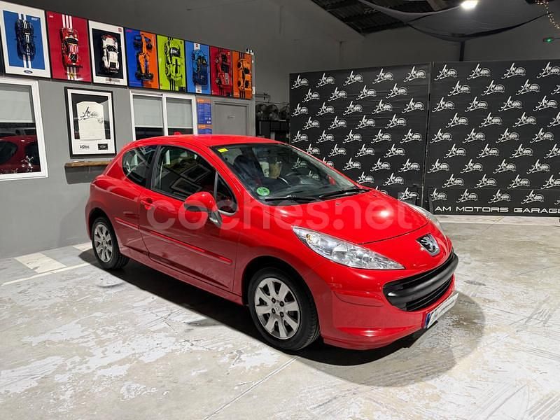 Rojo Usado 2006 Peugeot 207 Berlina | 5950 € (Un poco caro) - Imagen 1/4