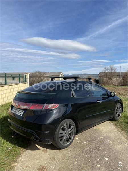 Negro Usado 2009 Honda Civic Luxury Berlina | 6000 € (Precio justo) - Imagen 1/3