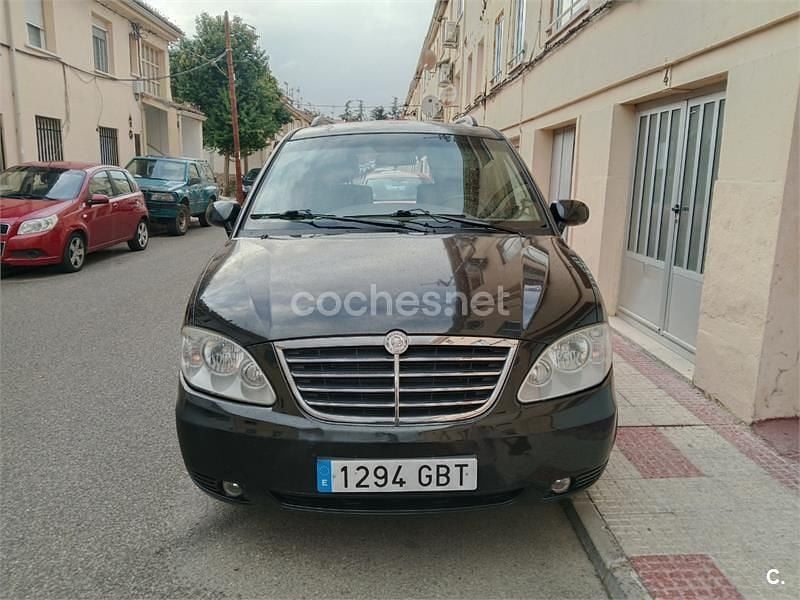 Usado Ssangyong (KGM) Rodius 165 CV (121 kW) 2008 Negro Monovolumen
