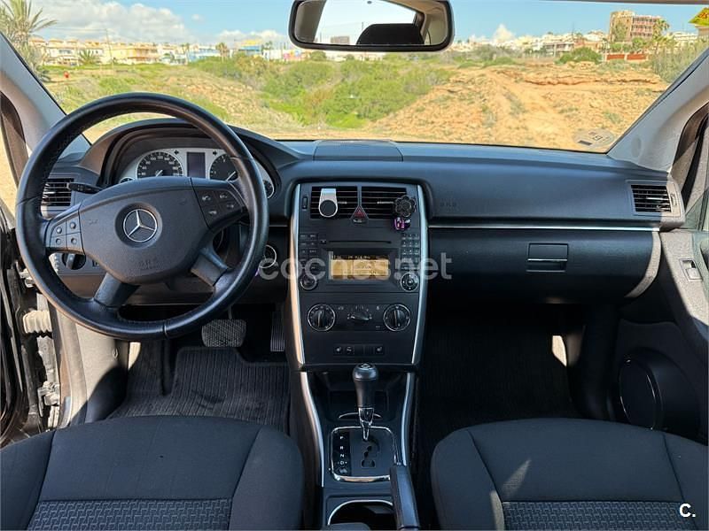 Usado Mercedes B180 109 CV (80 kW) 2009 Negro Monovolumen