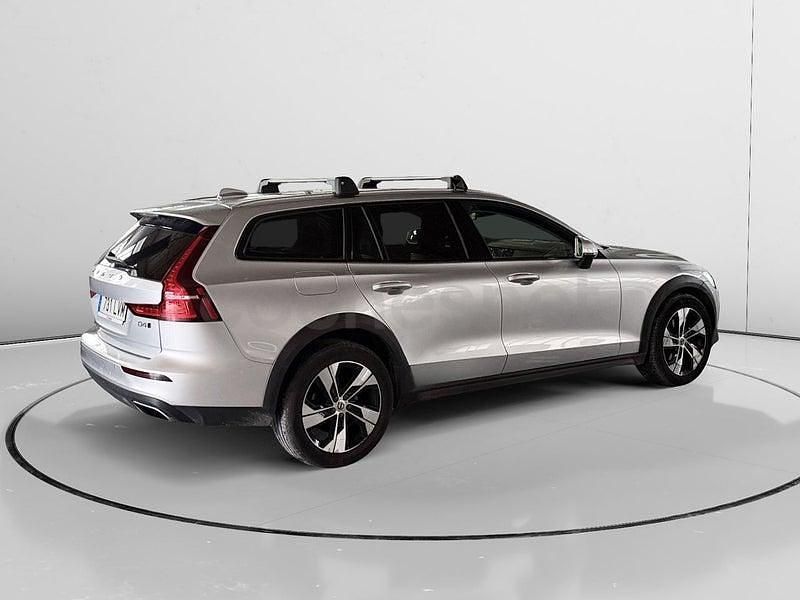 Usado Volvo V60 CC 197 CV (144 kW) 2021 Gris / plata Familiar