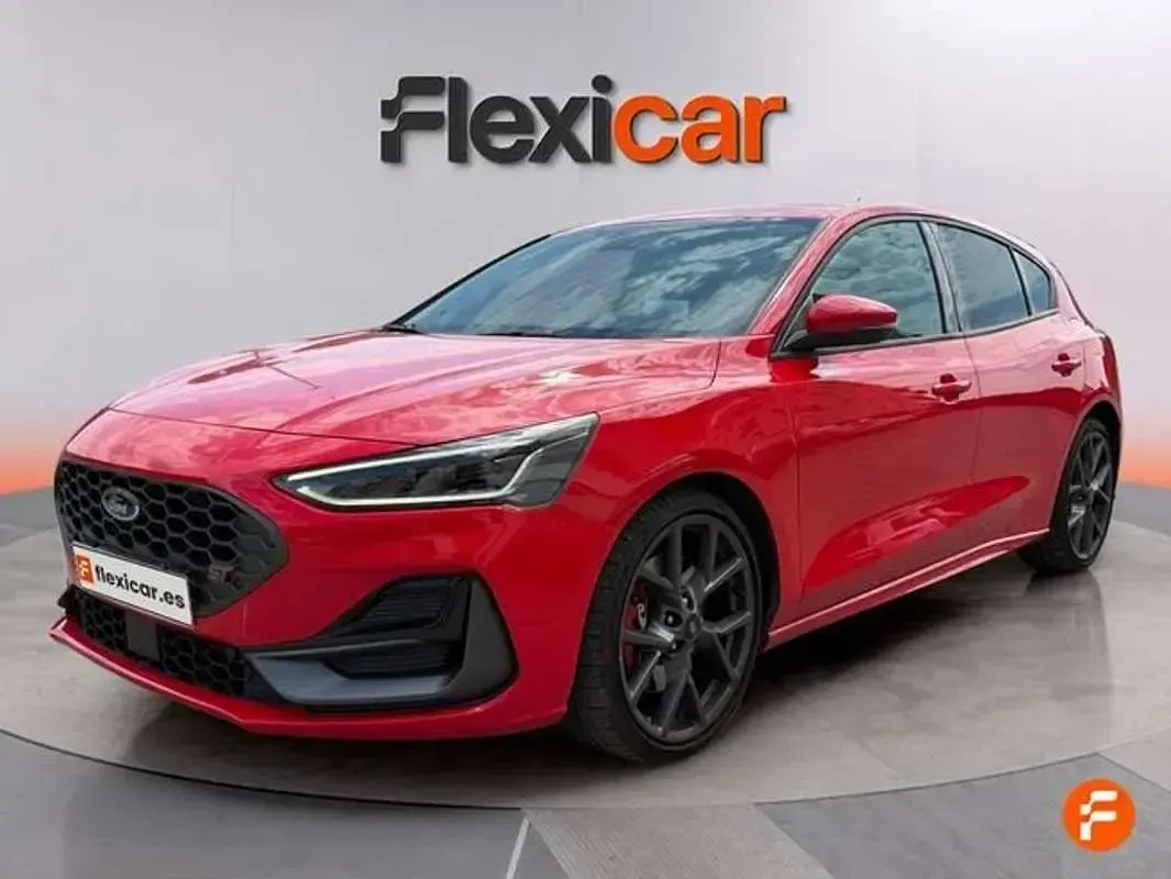 Usado Ford Focus ST 280 CV (205 kW) 2024 Rojo Utilitario