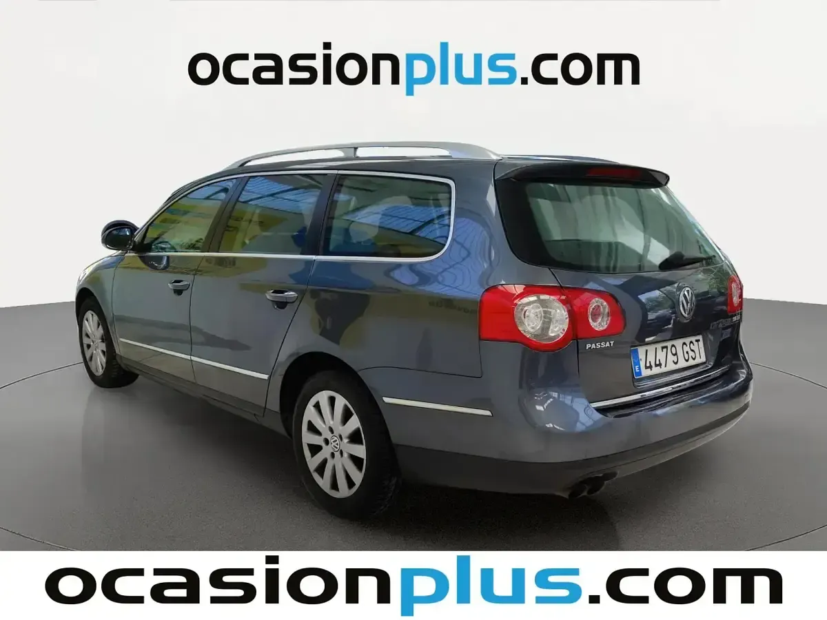 Usado VW Passat Advance 140 CV (102 kW) 2010 Gris Familiar