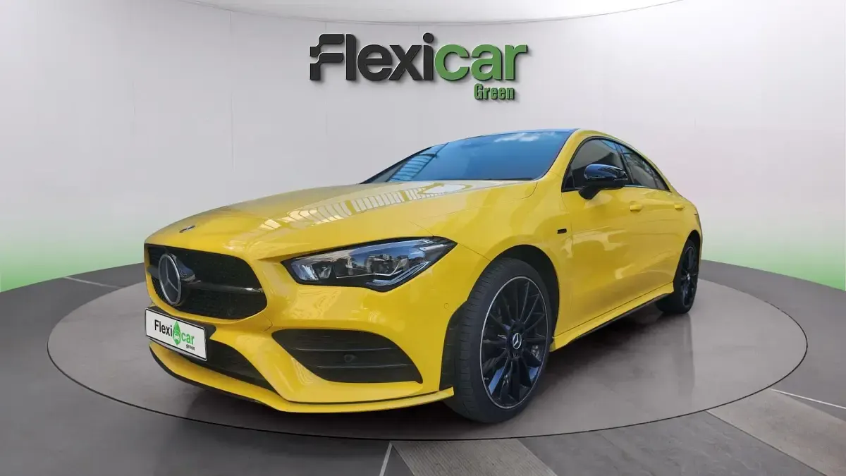 Usado Mercedes CLA250e 218 CV (160 kW) 2021 Amarillo Berlina
