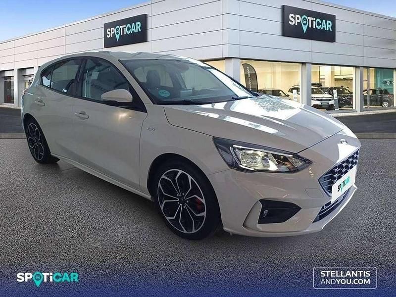 Usado Ford Focus ST-Line X 126 CV (92 kW) 2021 Blanco Berlina
