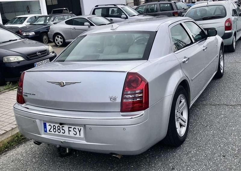 Usado Chrysler 300C 218 CV (160 kW) 2007 Gris Berlina