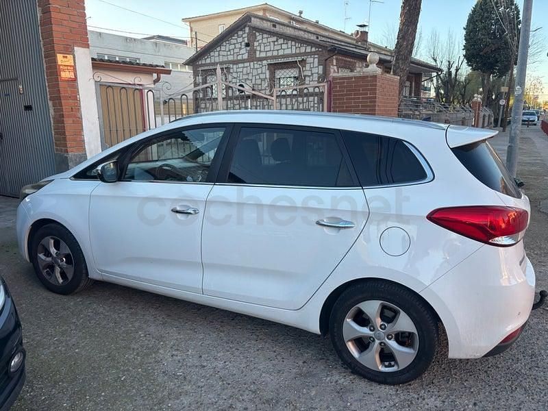 Usado Kia Carens 135 CV (99 kW) 2015 Blanco Monovolumen