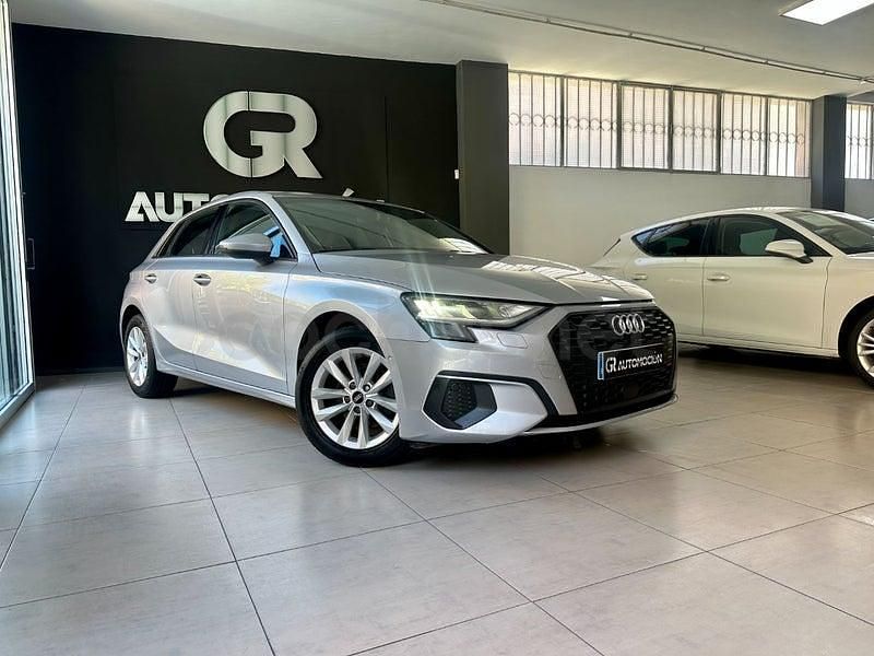 Usado Audi A3 110 CV (80 kW) 2021 Gris / plata Berlina