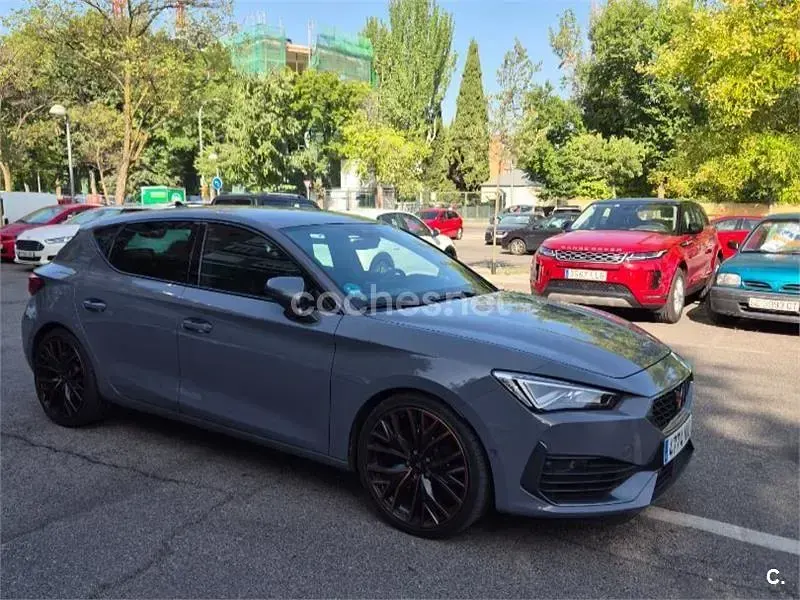 Usado Cupra Leon 300 CV (220 kW) 2022 Gris / plata Berlina