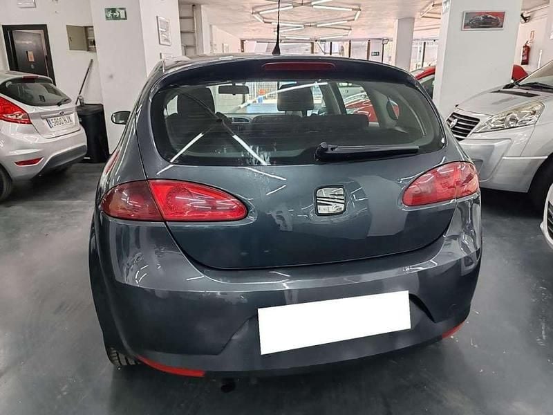 Usado Seat Leon Stylance 105 CV (77 kW) 2006 Gris Utilitario