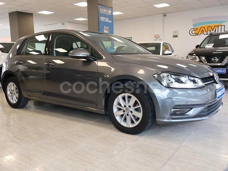 Gris / plata Usado 2019 VW Golf Advance Berlina | 15.800 € (Precio justo) - Imagen 1/4