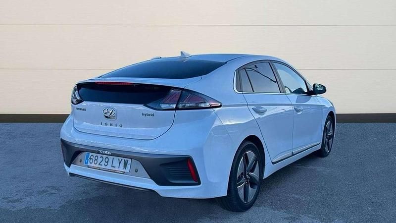 Usado Hyundai Ioniq 143 CV (105 kW) 2022 Blanco Utilitario