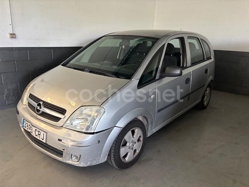 Gris / plata Usado 2004 Opel Meriva Cosmo Monovolumen | 2350 € (Precio justo) - Imagen 1/4
