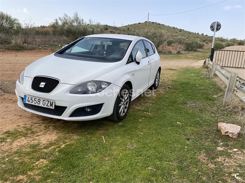 Usado Seat Leon Style 105 CV (77 kW) 2010 Blanco Utilitario