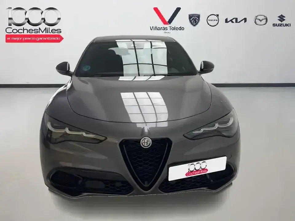 Usado Alfa Romeo Stelvio Sprint 160 CV (117 kW) 2023 Gris SUV