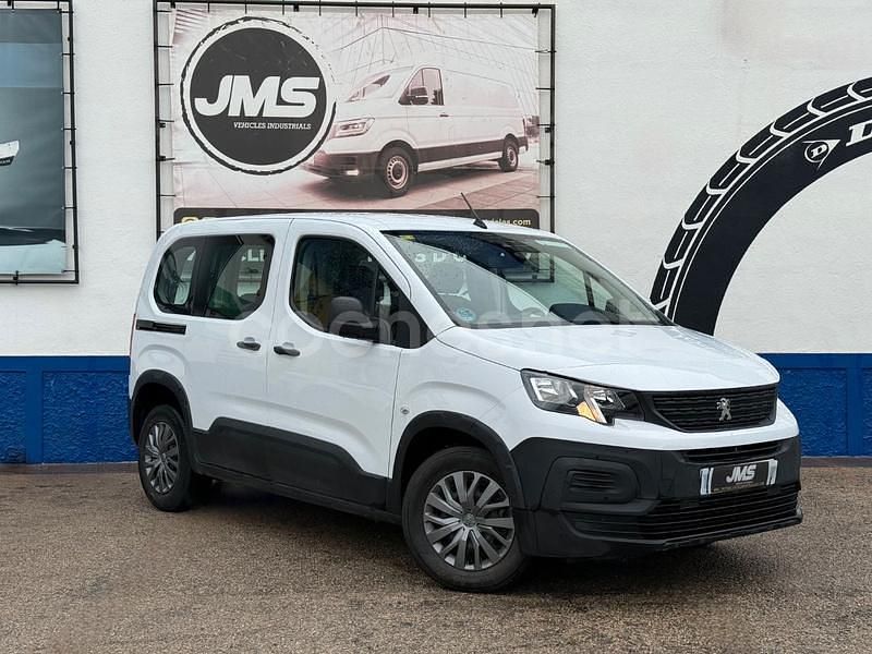 Usado Peugeot Rifter Active 100 CV (73 kW) 2022 Blanco Monovolumen