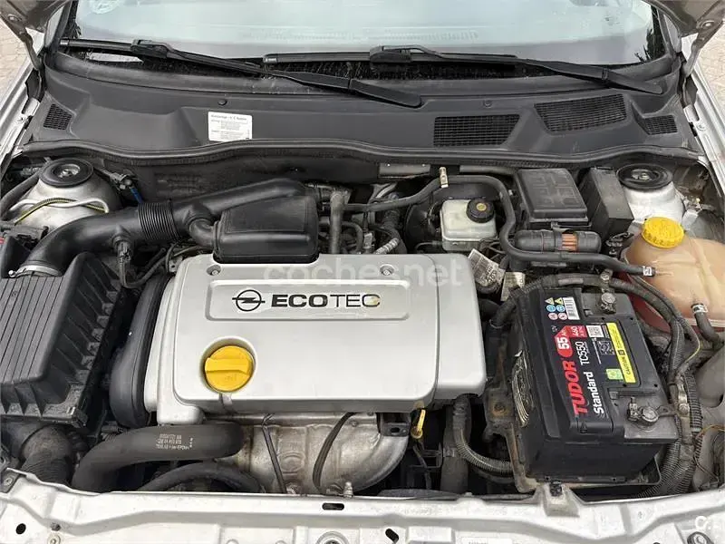 Usado Opel Astra Comfort 100 CV (73 kW) 2003 Gris / plata Berlina