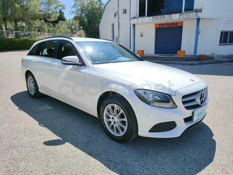Usado Mercedes C220 170 CV (125 kW) 2016 Blanco Familiar