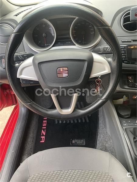 Usado Seat Ibiza SC 90 CV (66 kW) 2010 Rojo Utilitario