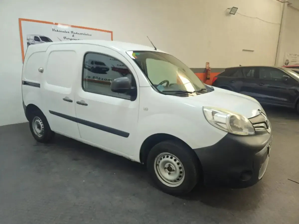 Usado Renault Kangoo 75 CV (55 kW) 2019 Blanco Monovolumen