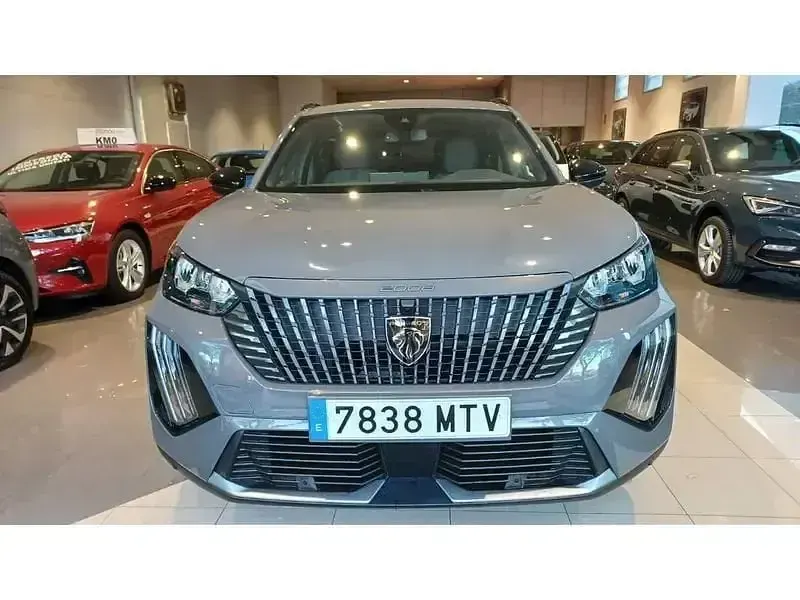 Usado Peugeot e-2008 Allure 100 kW (136 CV) 2024 Gris SUV