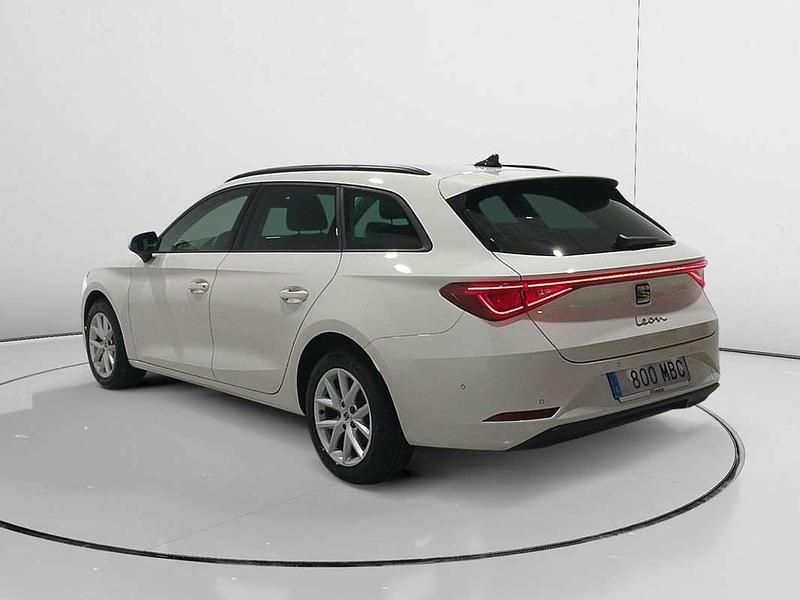 Usado Seat Leon Style 117 CV (86 kW) 2022 Blanco Utilitario