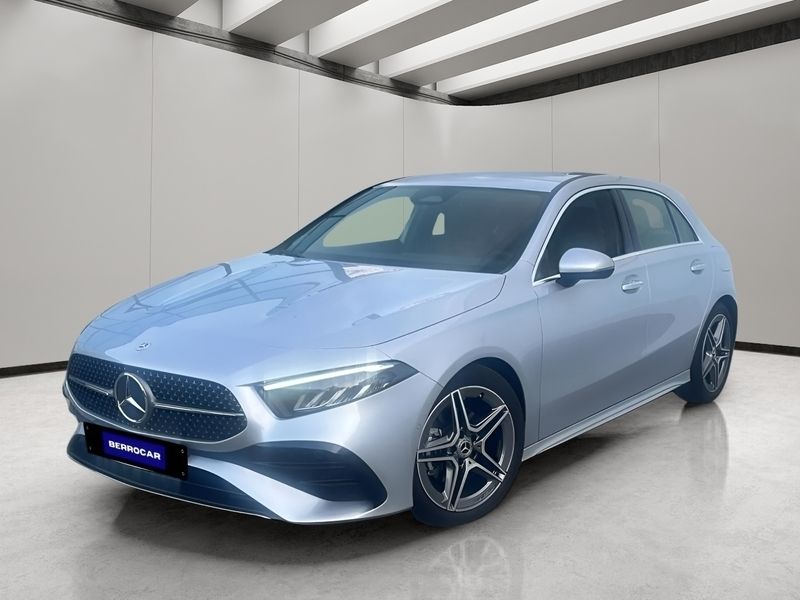 Gris plata Usado 2024 Mercedes A180 Utilitario | 32.800 € (Un poco caro) - Imagen 1/4
