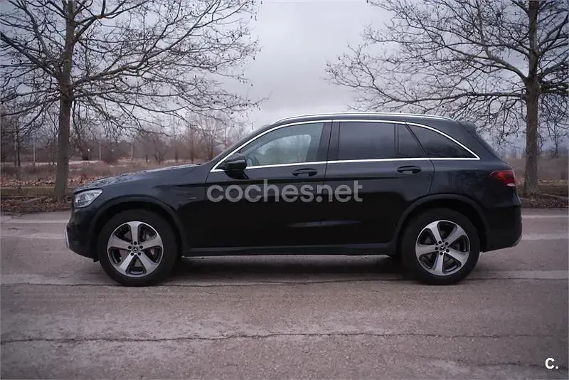 Usado Mercedes GLC300e 320 CV (235 kW) 2020 Negro SUV