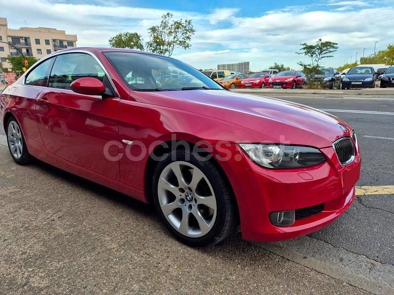 Rojo Usado 2007 BMW 330 Coupe | 14.995 € (Precio justo) - Imagen 1/4