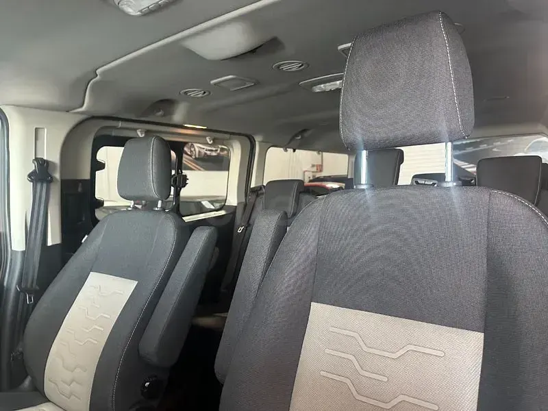 Usado Ford Tourneo Titanium 170 CV (125 kW) 2017 Beige Monovolumen