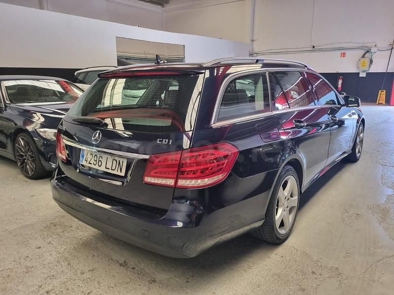 Usado Mercedes E220 Avantgarde 170 CV (125 kW) 2013 Azul Familiar