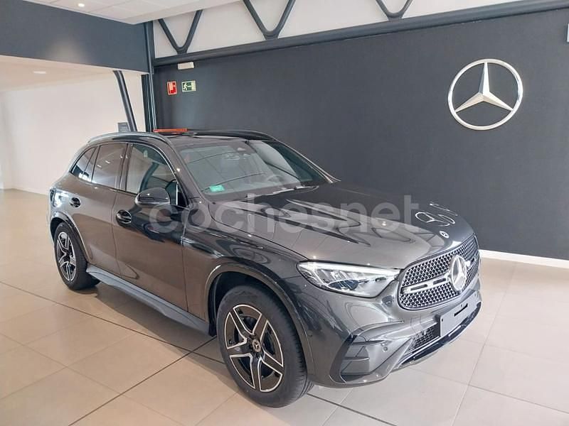 Gris / plata Nuevo 2025 Mercedes GLC300e SUV | 65.600 € - Imagen 1/4