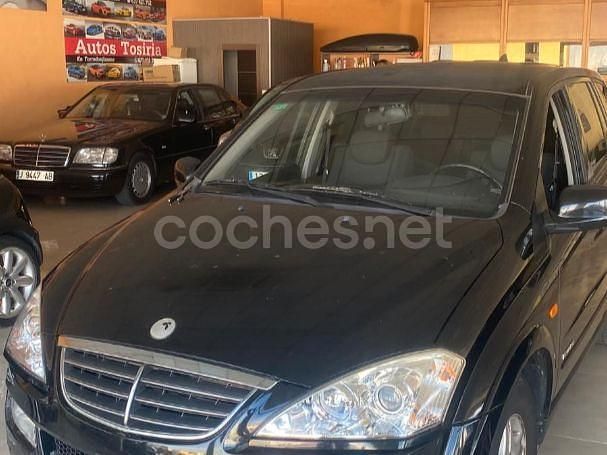 Negro Usado 2007 Ssangyong (KGM) Kyron Limited SUV | 8500 € - Imagen 1/4