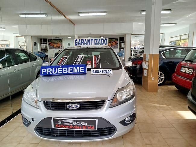 Gris Usado 2011 Ford Focus Trend Berlina | 5490 € (Buen precio) - Imagen 1/4