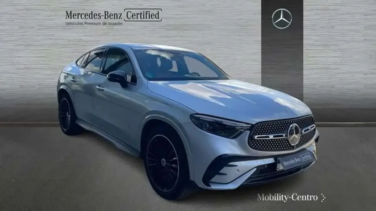 Usado Mercedes GLC300e 258 CV (189 kW) 2025 Plateado SUV