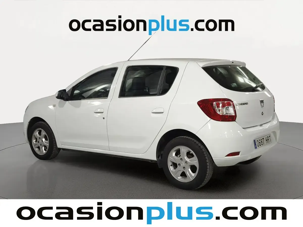 Usado Dacia Sandero Lauréate 75 CV (55 kW) 2013 Blanco Utilitario
