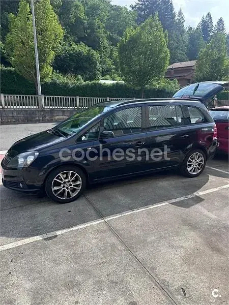 Usado Opel Zafira Cosmo 120 CV (88 kW) 2005 Negro Monovolumen