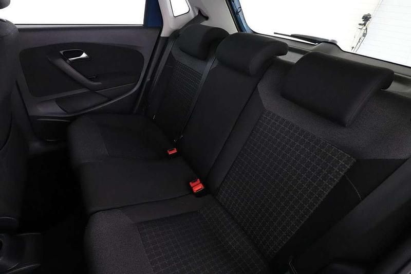 Usado VW Polo Advance 91 CV (66 kW) 2016 Azul Berlina